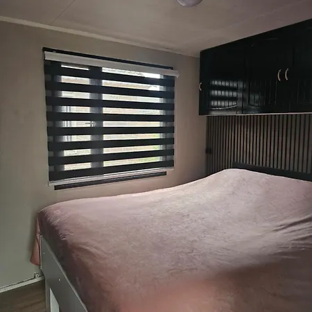 Chalet Houten Nabij Beekse Bergen Hilvarenbeek