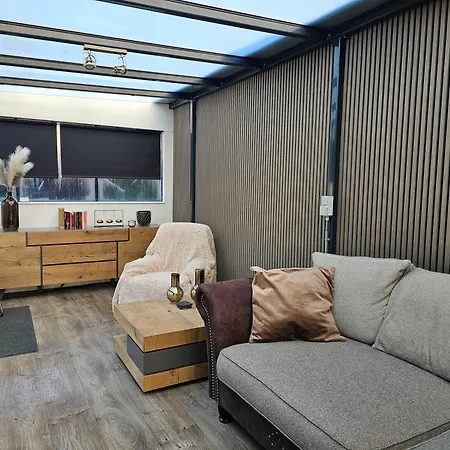 Chalet Houten Nabij Beekse Bergen *