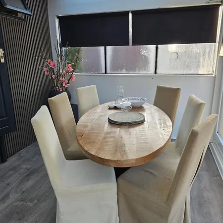 Chalet Houten Nabij Beekse Bergen