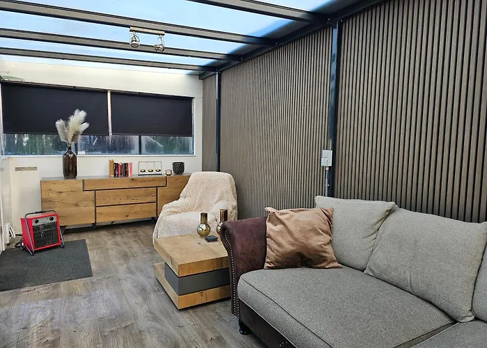 Chalet Houten Nabij Beekse Bergen *