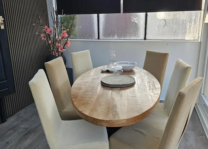 Chalet Houten Nabij Beekse Bergen