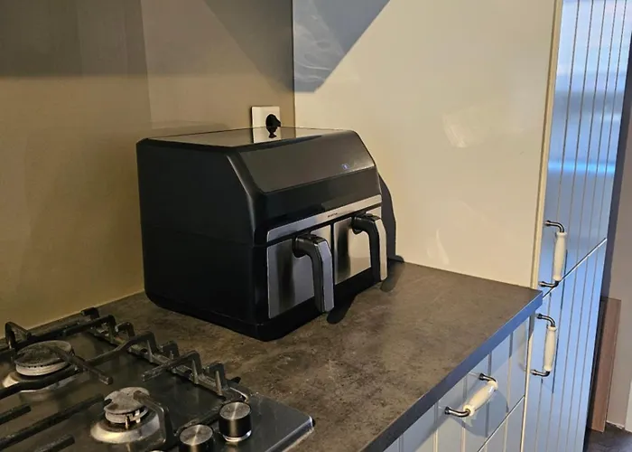 Houten Nabij Beekse Bergen * Hilvarenbeek